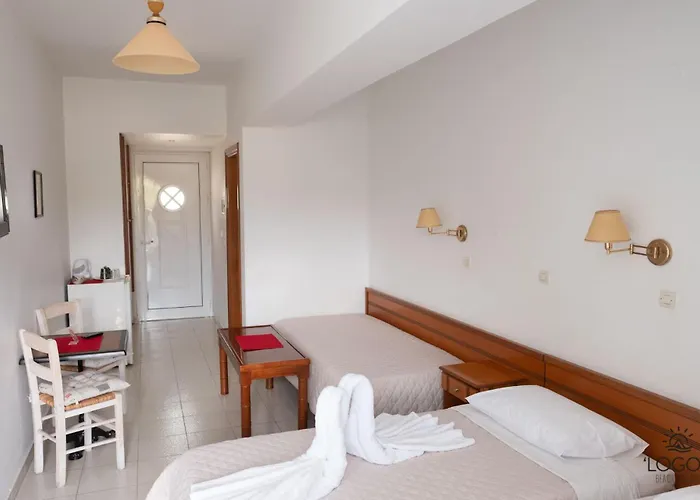 Let It Be Panzió Theológosz