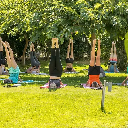 Let It Be 3* Theológos